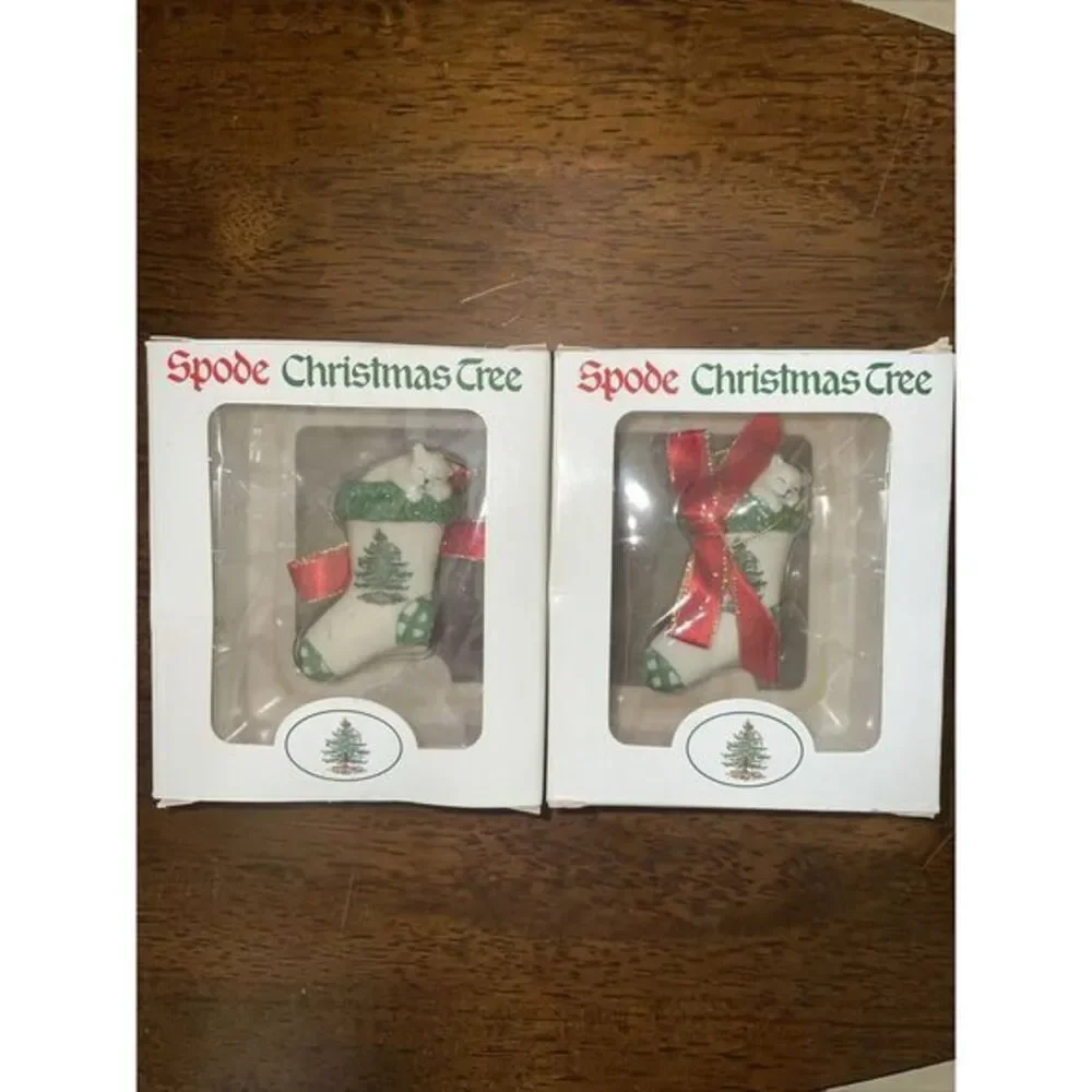 Spode Christmas Tree Collection Porcelain Socking with a Kitten Cat Ornament NEW